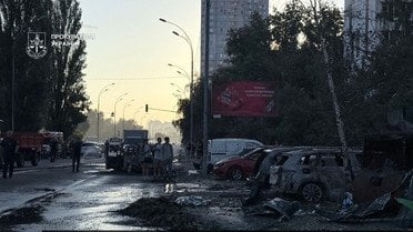 Тіла загиблих на вулиці, вирви і пожежі: все, що відомо про масований удар по Києву