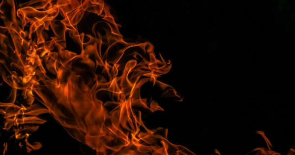 У Києві після атаки РФ спалахнули пожежі: на Оболоні горять резервуари з паливом