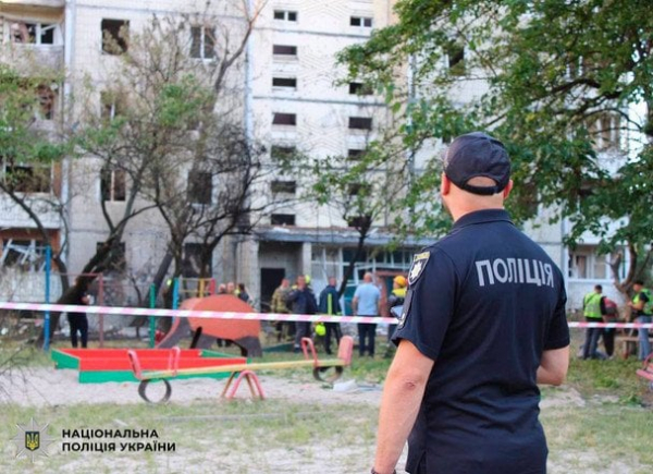 У Києві нове влучання у багатоповерхівку: є сильні руйнування, загинула жінка (оновлено)