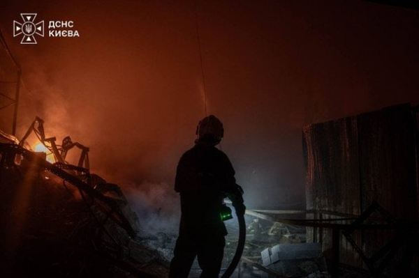 РФ масовано атакувала Київ ракетами та дронами: спалахнули пожежі, зросла кількість загиблих (моторошні фото)