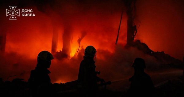 Вбиті люди, руйнування у чотирьох районах: Росія ракетами завдала смертельного удару по Києву — останні дані (оновлено)