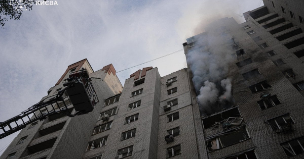РФ від ранку атакує Київ: «прильоти» у різних районах, у квартирі загинув підліток, багато травмованих — усі деталі (оновлено)