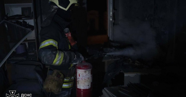 У Києві спалахнула пожежа після масованого удару РФ, дісталось правому берегу