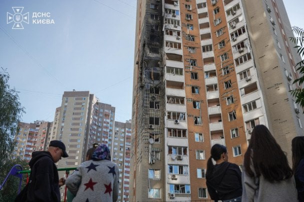 РФ поцілила по висотці в Києві: з’явилися моторошні фото руйнувань