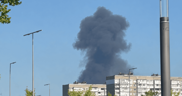 У Києві стався "приліт": в небо здіймається дим — куди влучив ворог (фото, відео)