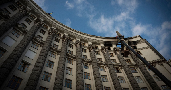 Рік після ракетної атаки та пожежі: будівлю Кабміну досі ремонтують — який вигляд вона має (відео)