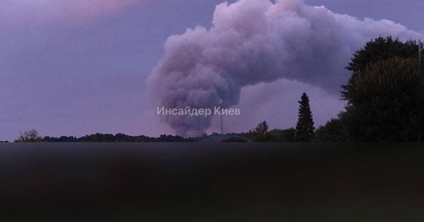 На Київщині пролунали вибухи: спалахнула масштабна пожежа — подробиці (оновлено)