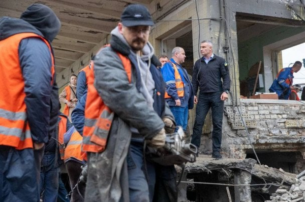 У Києві відновлюють метро після атаки РФ: коли запустять поїзди та що буде з "Чернігівською"