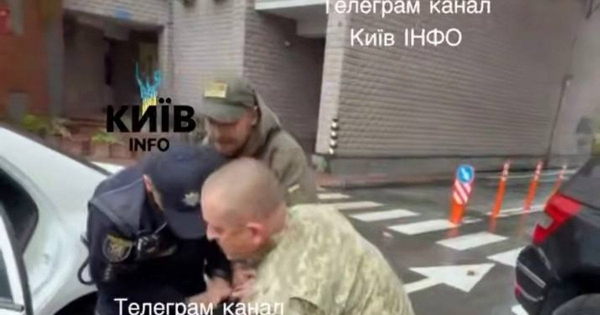 Вийшов з будинку і опинився в ТЦК: у поліції пояснили, що сталося на вулиці в Києві (відео)