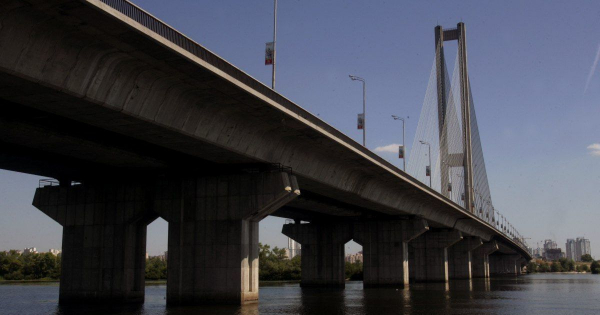 Чи зможуть російські удари по мостах паралізувати Київ: військовий експерт оцінив реальну загрозу