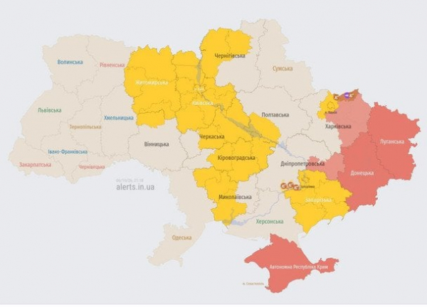 У Києві лунають вибухи: перші деталі