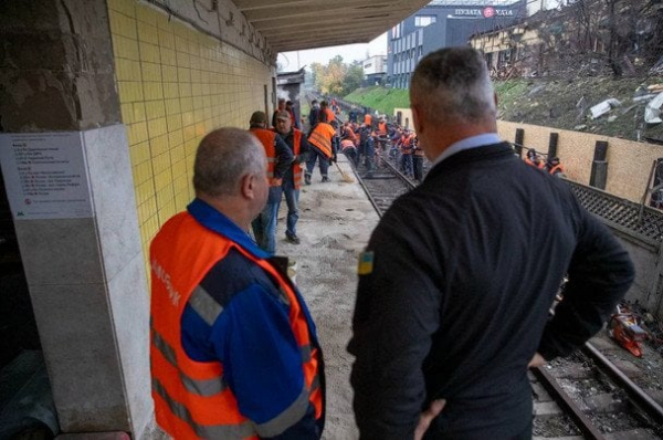 У Києві відновлюють метро після атаки РФ: коли запустять поїзди та що буде з "Чернігівською"