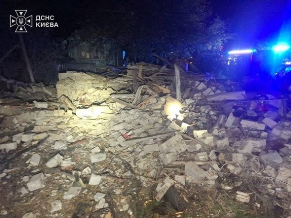 РФ вдарила по житловому секторі у Києві: є руйнування (фото)