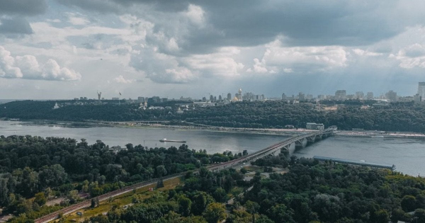 Як дістатися з одного берега Києва на інший у разі перекриття мостів