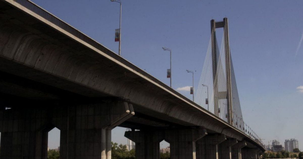 Росія б’є ракетами і дронами по Південному мосту в Києві: військові зробили важливу заяву