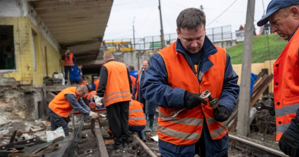 У Києві відновлюють метро після атаки РФ: коли запустять поїзди та що буде з "Чернігівською"