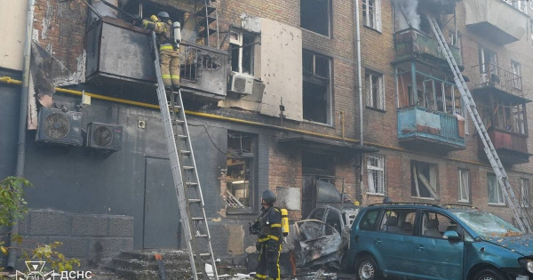 У Києві після атаки РФ спалахнули будинки: є постраждалі (оновлено)