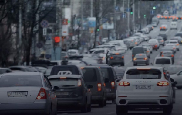 У Києві обмежать ціни на таксі під час тривог