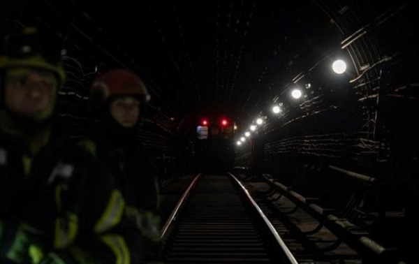 Балістичний удар по Києву пошкодив станцію метро