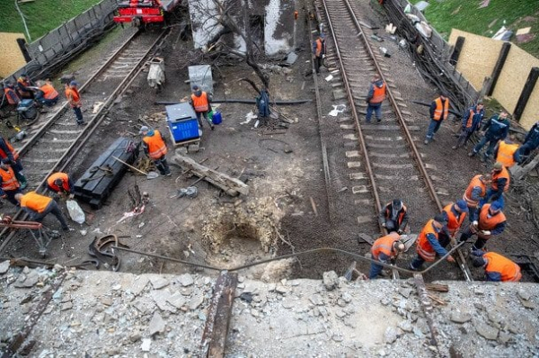 У Києві відновлюють метро після атаки РФ: коли запустять поїзди та що буде з "Чернігівською"