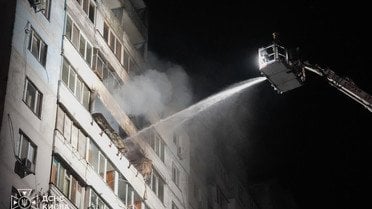 У Києві після влучання дрона врятували 22 людей, серед них 8 дітей: є постраждалі (фото)