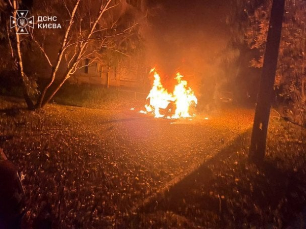 Тіло посеред вулиці і дрони по багатоповерхівках: усе, що відомо про вечірній удар по Києву