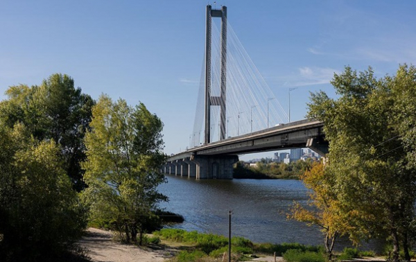 У Києві відновили рух транспорту Південним мостом