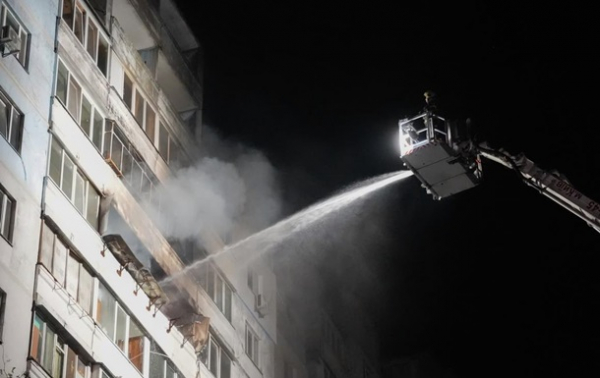 Удар по будинку в Києві: в ДСНС повідомили деталі