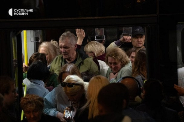 Удари по мостах Києва: що відомо про атаки, пошкодження та ситуацію з транспортом