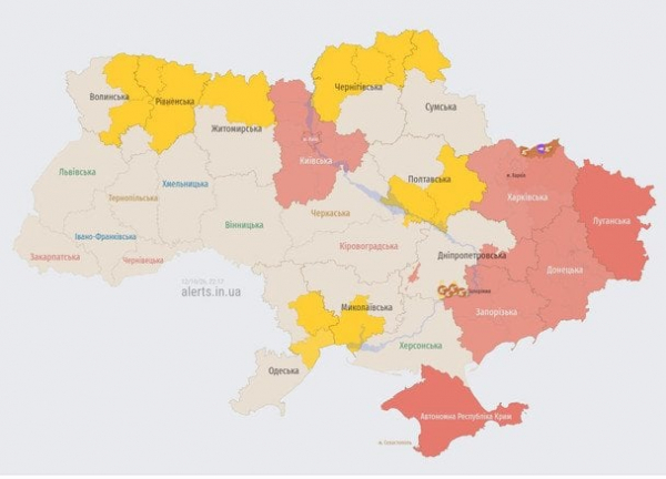 У Києві знову лунають вибухи, цього разу — до тривоги: чи дійсно США не попередили