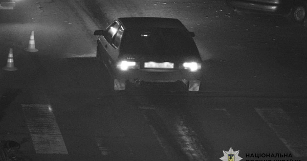Поки Київ був під обстрілом, підліток викрав авто військового та потрапив у ДТП