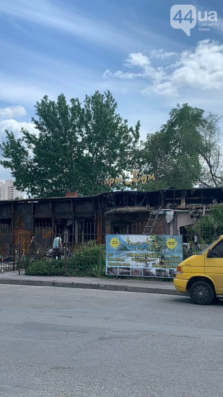 Горел "Кара-Кум": ночью спасатели ликвидировали пожар в Дарницком районе Киева
