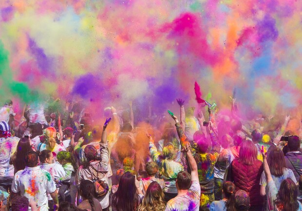 Фестиваль красок Холи 2021. Фото: Unsplash