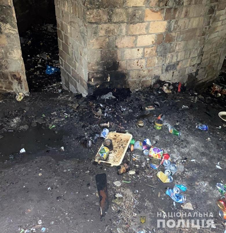 В Киеве двое мужчин избили и подожгли обидчика ребенка, - ФОТО