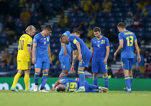 Какую травму получил Артем Беседин в матче против Швеции. Фото: zbirna.com
