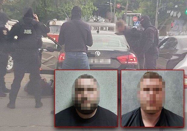 Участкового Дарницкого райотдела полиции задержали во время получения им взятки. Фото: Киевская городская прокуратура.