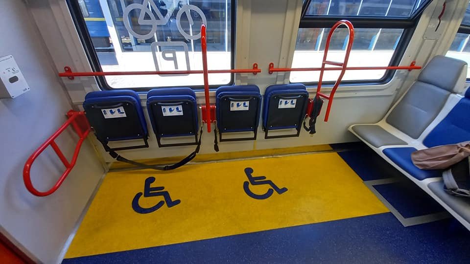 В Киеве презентовали инклюзивную электричку, приспособленную для пассажиров с инвалидностью, - ФОТО