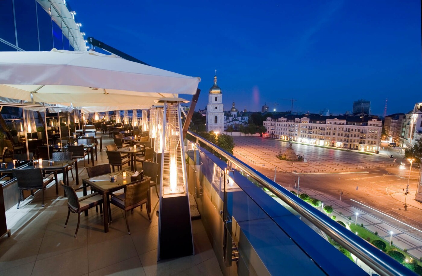 Свидания на крыше в Киеве: где провести романтический ужин с панорамным видом и сколько это стоит