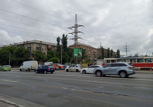 В Соцгородке трамвай сбил девушку. Фото: Патрульная полиция Киева