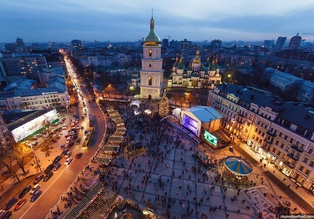 На Софийской площади выступят всемирно известные оперные певцы. Фото: kyivmaps